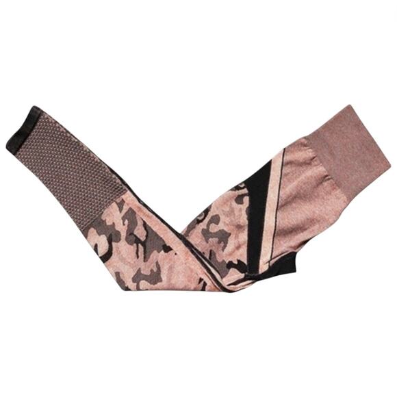 Camouflage Workout Set Top and Leggings | Size S - Picture 3 of 7